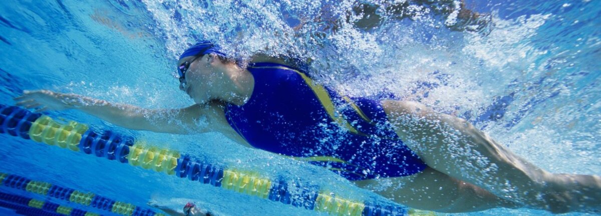 Какие мышцы развивают разные стили плавания?