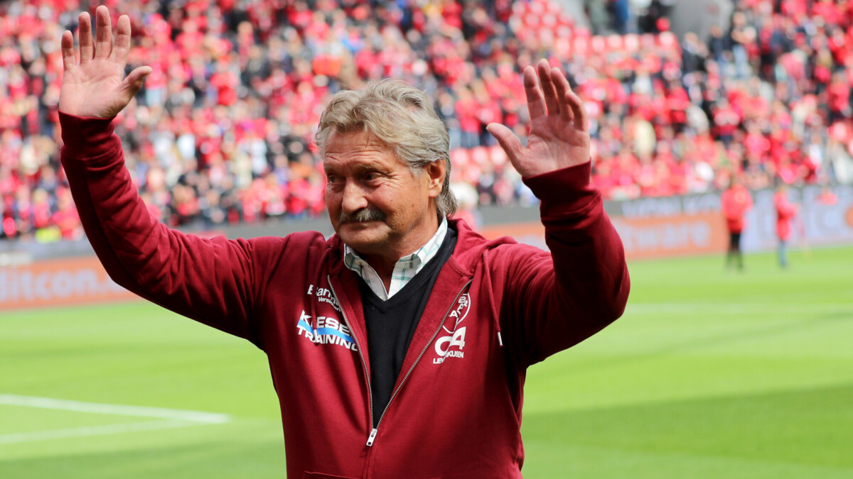 Умер чемпион мира в составе сборной ФРГ Дитер Херцог