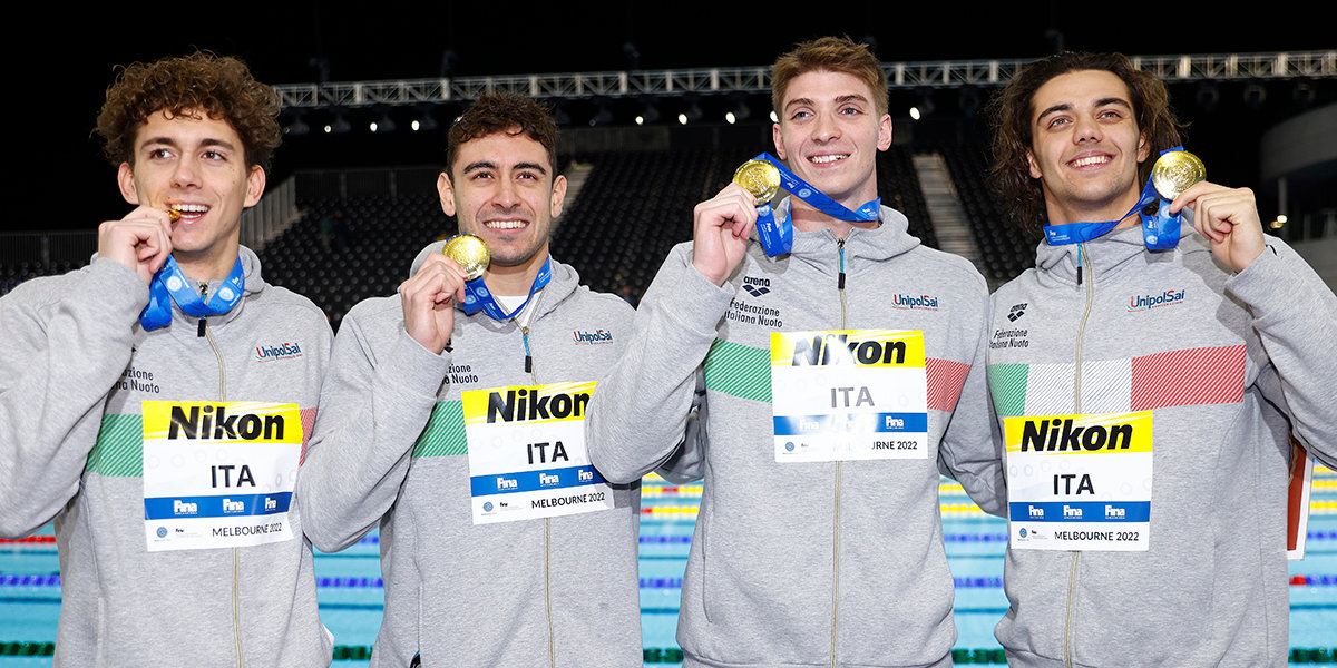 Мужская сборная Италии с мировым рекордом выиграла кролевую эстафету на ЧМ по плаванию на короткой воде