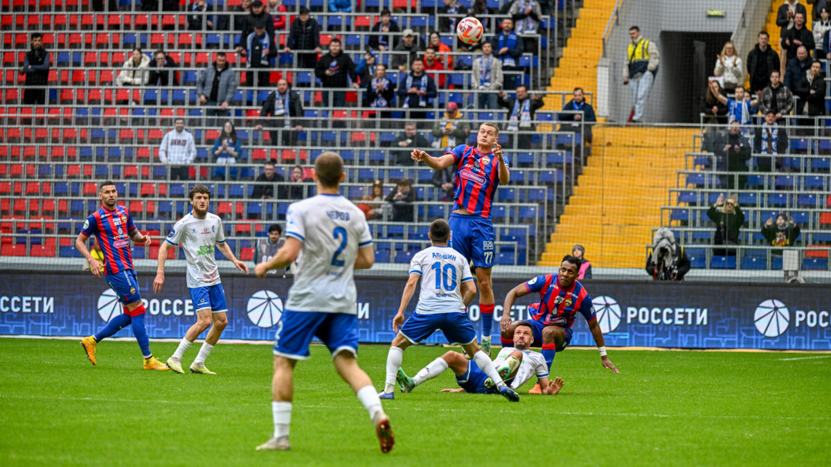 ЦСКА обыгрывает «Факел» 1:0 после первого тайма матча РПЛ