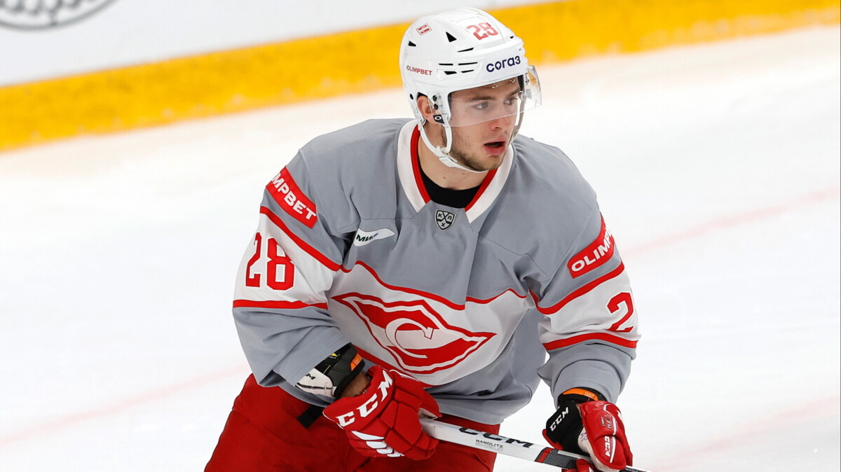 Клуб НХЛ «Каролина» выставил российского хоккеиста Пашина на драфт отказов