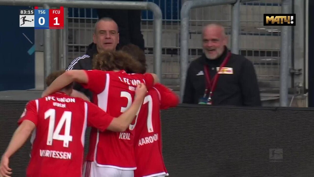 Jordyn jones в детстве. Младше 0. Джош харт баскетболист. Младше 0. Энциклопедия юных сурков утиные истории.