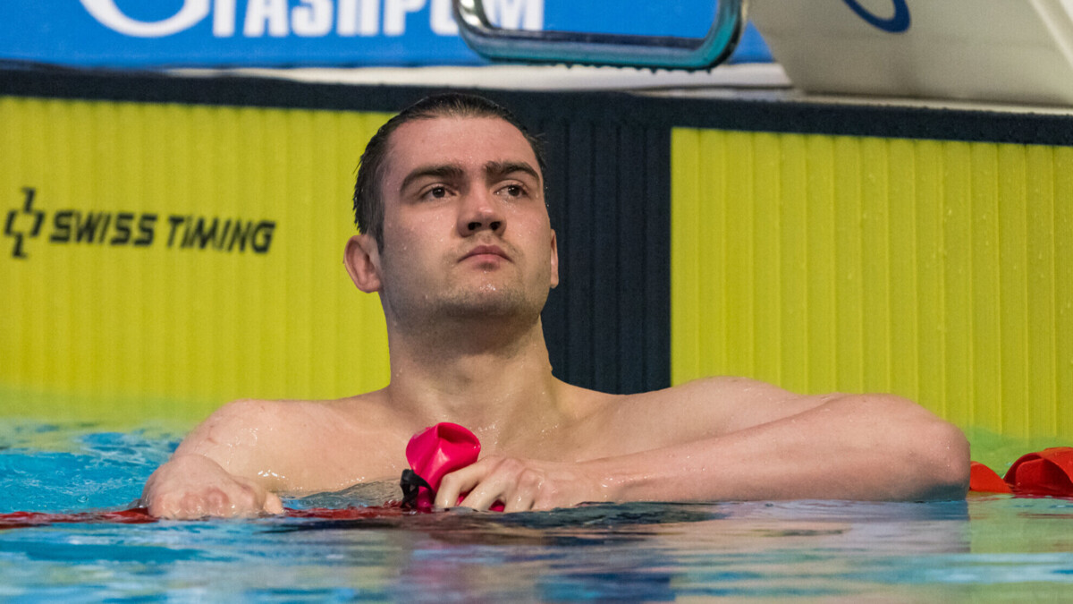 Колесников одержал победу на дистанции 50 метров на спине на чемпионате России в Казани