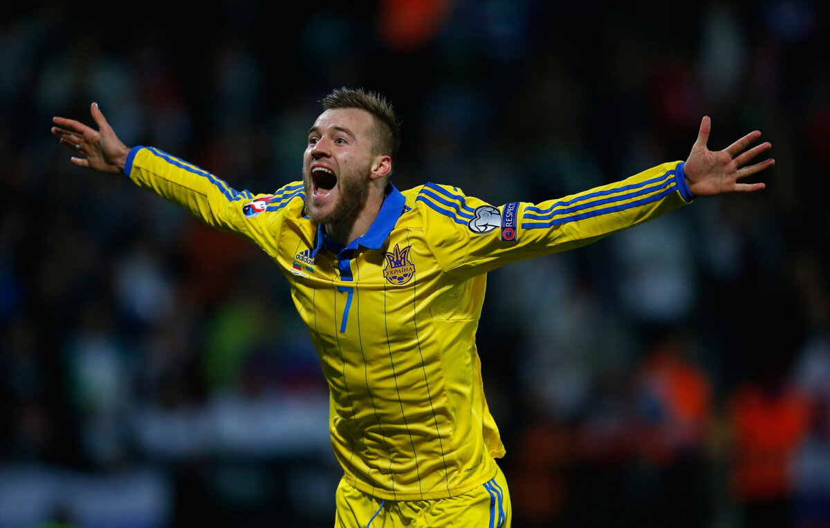 Украинский футболист будет болеть за Макгрегора, но предсказывает победу Нурмагомедова