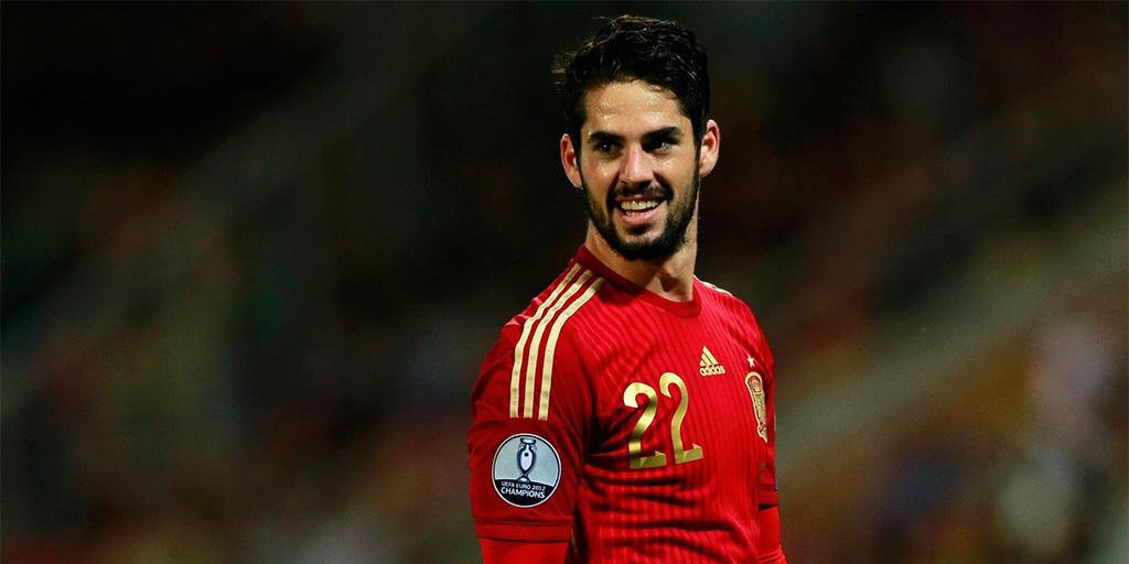 Иско признан лучшим игроком матча Испания — Марокко