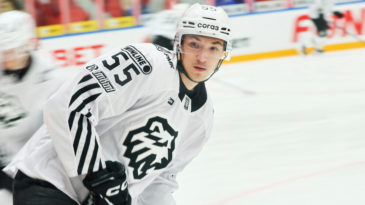 «Трактор» расторг контракт с защитником Крощинским