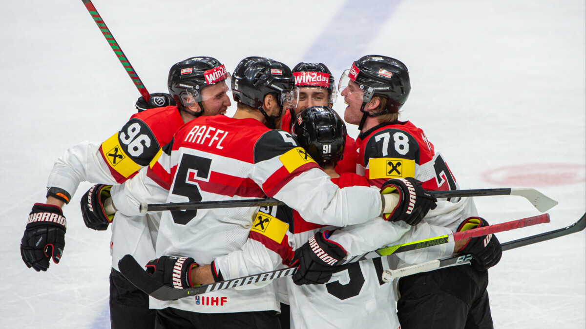 Сборная Австрии одержала волевую победу над командой Финляндии в матче ЧМ по хоккею, Швеция победила Казахстан