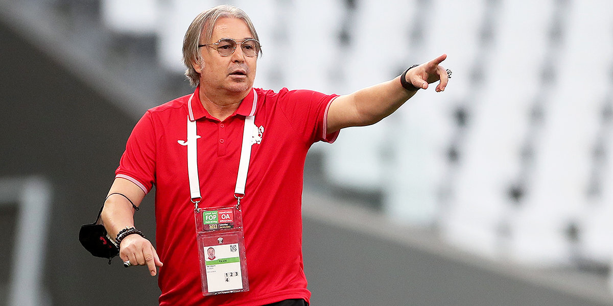 Ясен Петров объявил об отставке с поста главного тренера сборной Болгарии по футболу