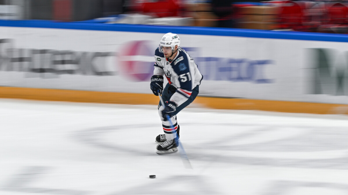Форвард «Колорадо» Коваленко дебютирует в НХЛ в четвертом матче серии с «Виннипегом»
