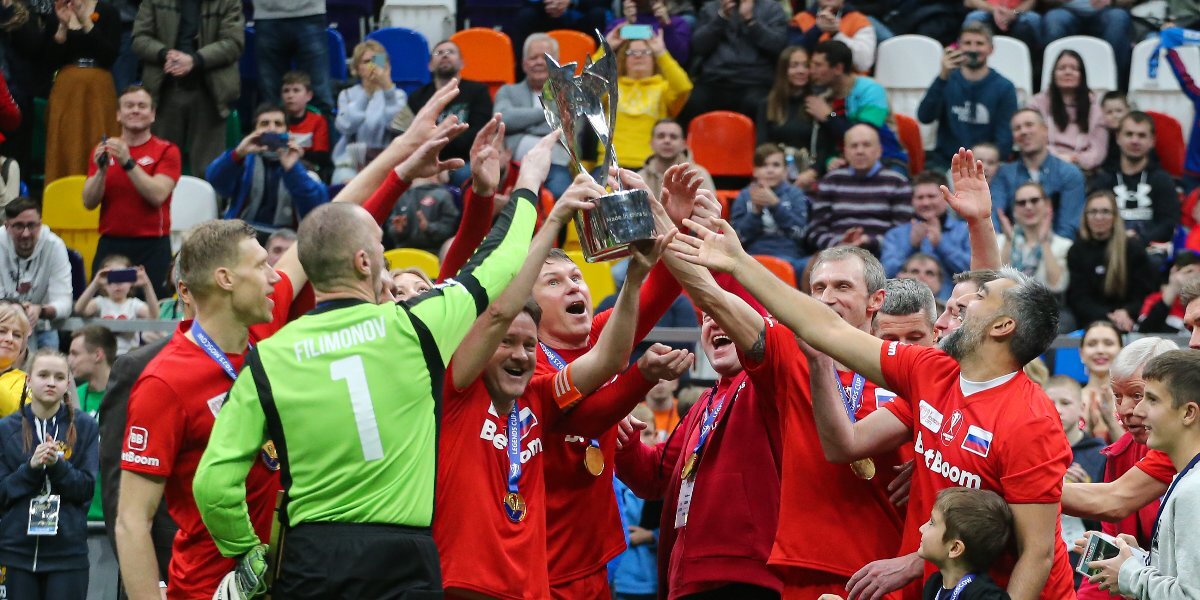 Сборная России в 14-й раз стала победителем футбольного «Кубка Легенд»