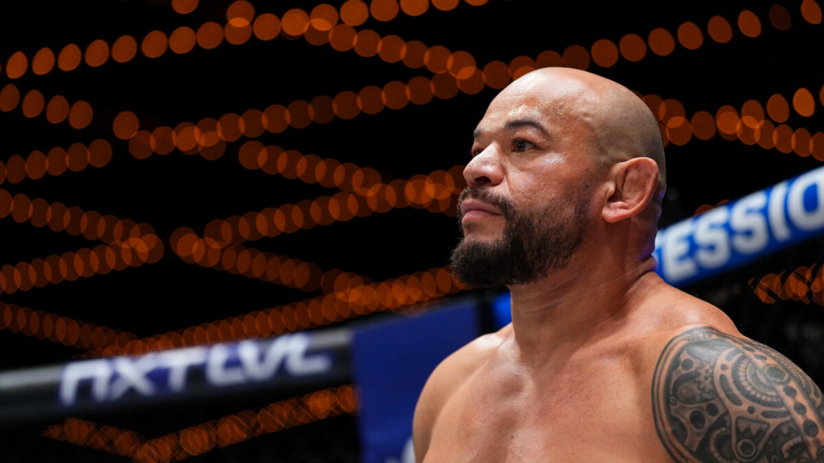 Боец Тибау заявил о желании провести реванш с Хабибом Нурмагомедовым