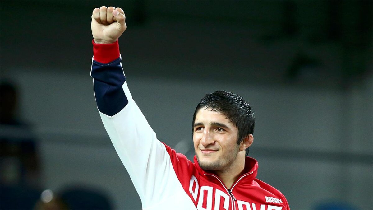 Борец Садулаев вышел в полуфинал на ОИ в Токио