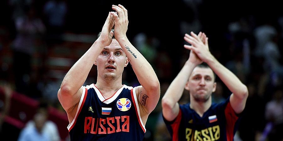 Россия одержала вторую победу на чемпионате мира и обеспечила выход в следующий раунд