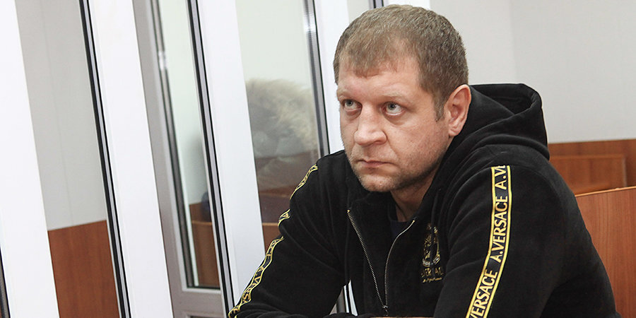 Александр Емельяненко не смог оспорить лишение водительских прав за аварию и погоню в Кисловодске