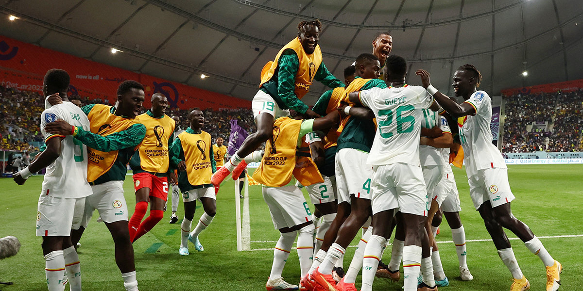 Сборная Сенегала минимально обыгрывает команду Эквадора после первого тайма матча ЧМ-2022