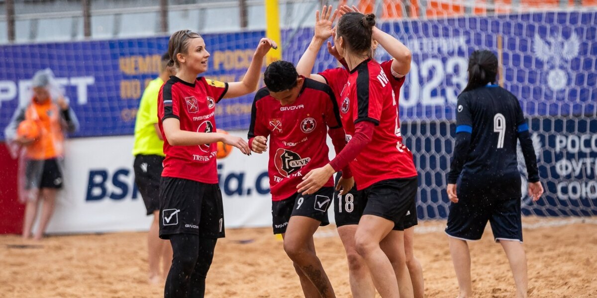 «Звезда» победила сборную Астраханской области на ЧР по пляжному футболу среди женских команд