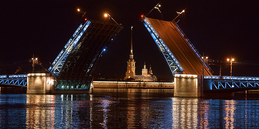 Дворцовый мост в Петербурге во время матчей Евро будет подсвечен цветами турнира