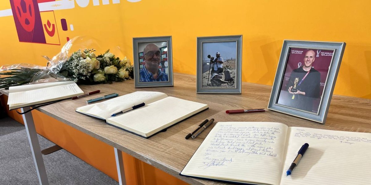 В пресс-центре катарского стадиона «Лусаил» почтили память умерших по ходу ЧМ-2022 журналистов