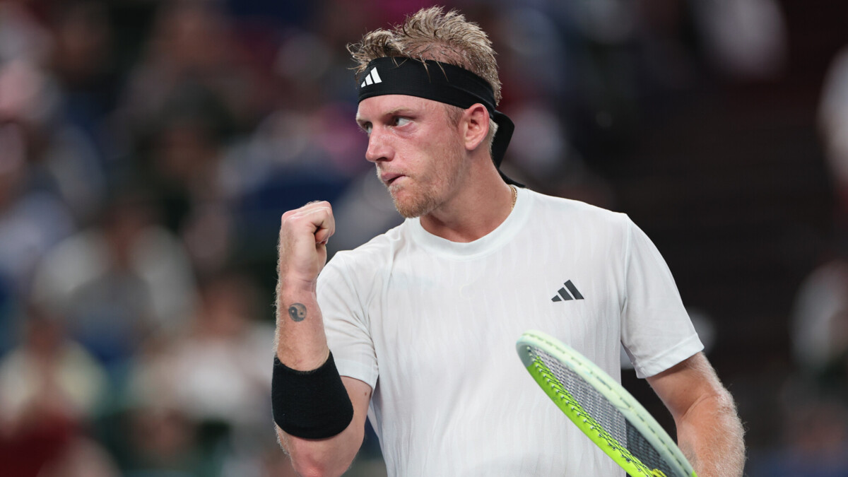 Давидович‑Фокина и Фонсека сыграют в финале теннисного турнира в Базеле