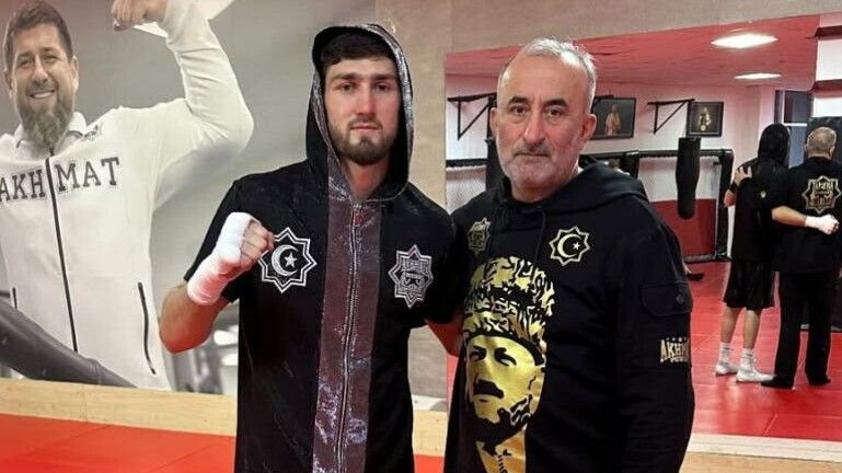 Россиянин Муцольгов вышел в 1/8 финала чемпионата мира по боксу