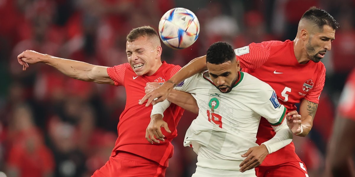 Сборная Марокко обыгрывает канадцев со счетом 2:1 после первого тайма матча ЧМ-2022