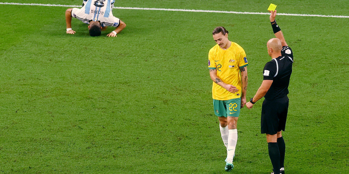Аргентина — Австралия — 0:0. Австралиец Ирвин получил желтую карточку на 15-й минуте матча 1/8 финала ЧМ‑2022