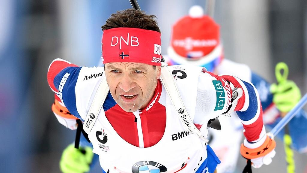 Норвежцы выиграли первую эстафету в сезоне, сборная России провалила гонку