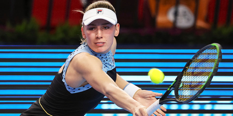 Александрова — в финале турнира в Москве. Ее сопернице из первой десятки рейтинга WTA стало плохо во время матча