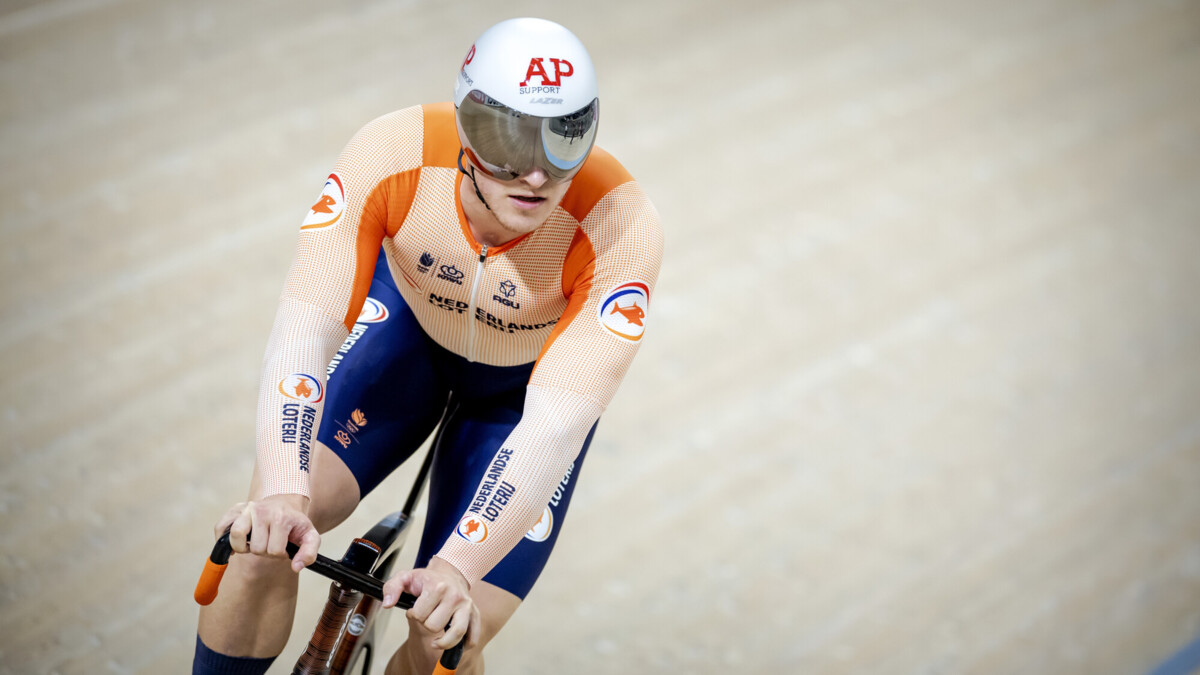 Нидерландский велогонщик Хогланд обновил мировой рекорд в гите на 1000 метров