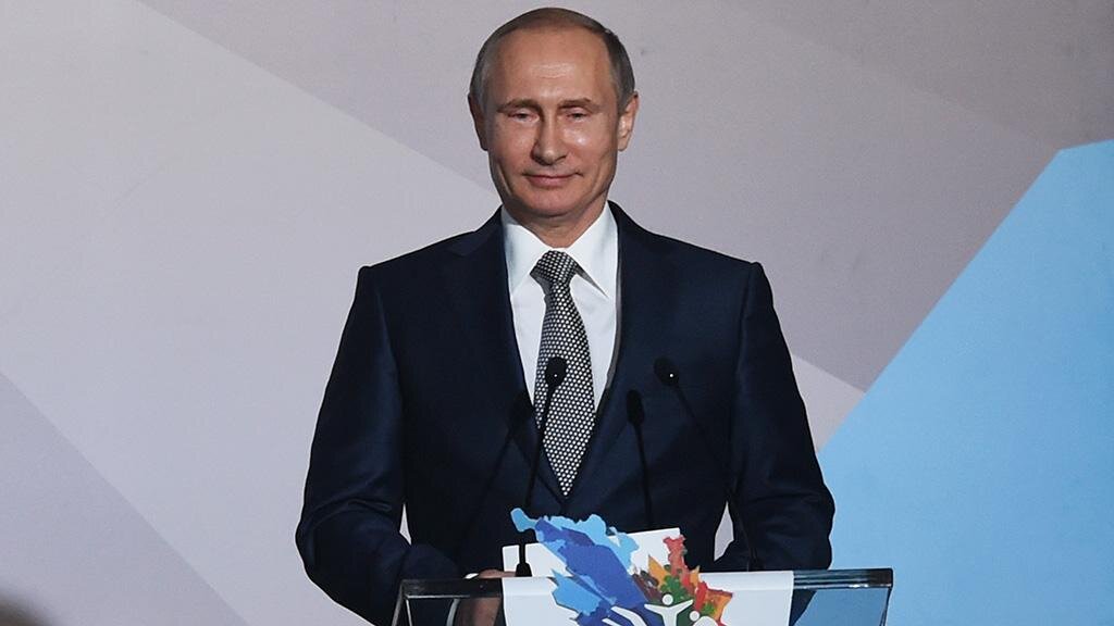 Путин наградил победителей юниорского турнира по дзюдо