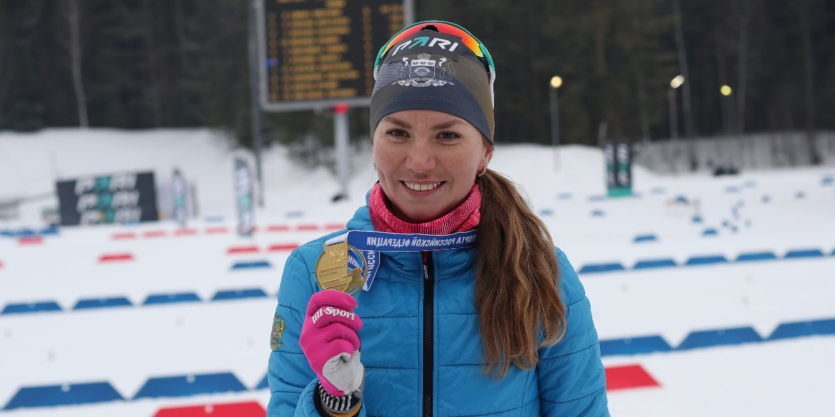 Биатлонистка Сливко завоевала золото в масс-старте на чемпионате России. Видео