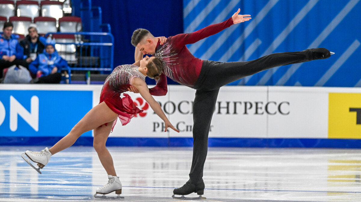 Фигуристы Мишина и Галлямов выиграли короткую программу в соревновании спортивных пар на Спартакиаде