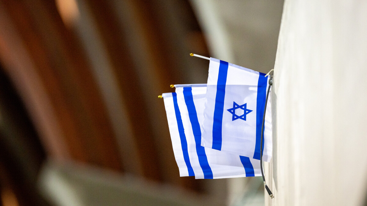 Группа французских депутатов призвала МОК запретить Израилю выступать под своим флагом на Олимпиаде в Париже — СМИ