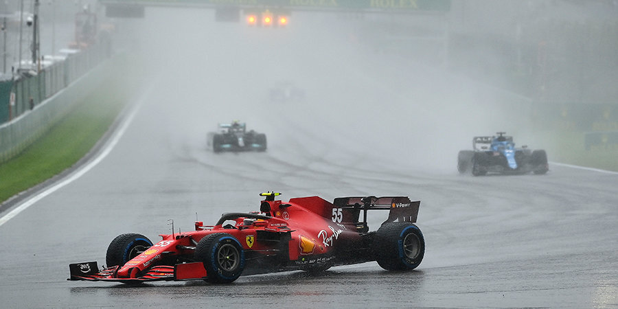 Над трассой «Сочи Автодром» прошел сильный дождь, старт гонки «Формулы-2» отложен