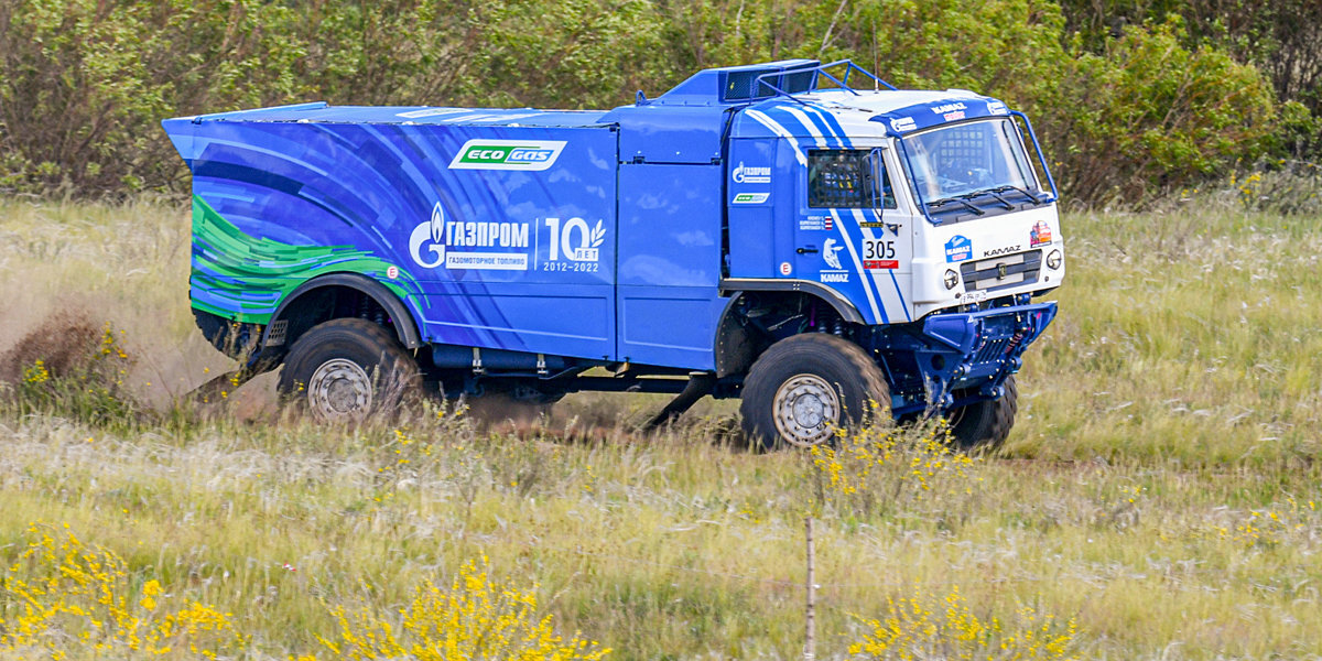 Гонщик «КАМАЗ-мастер» Куприянов назвал «великолепным» новый газодизельный грузовик