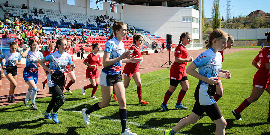 В Севастополе соревнованиями Регбийной школьной лиги открыли новый регбийный стадион