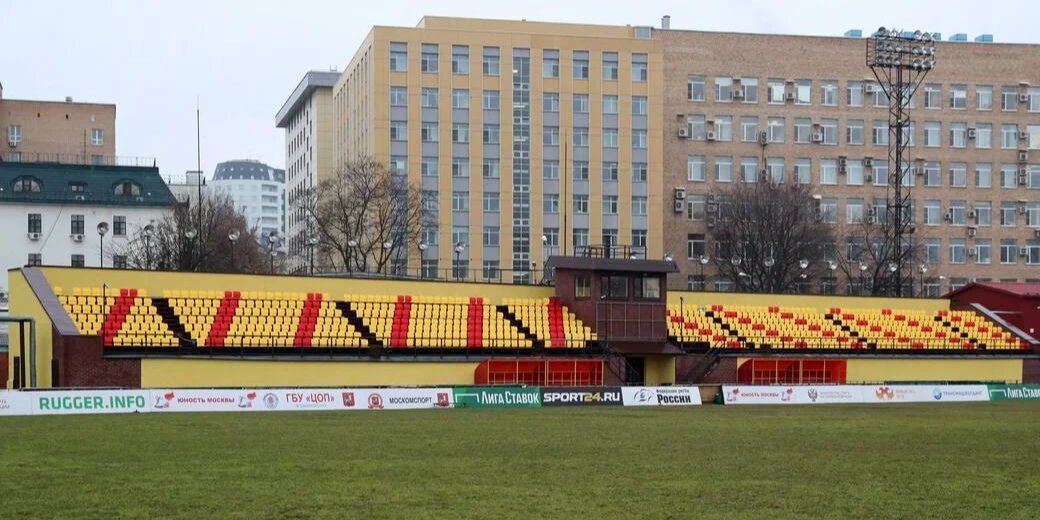 Стадион регбийного клуба «Слава» не пострадал при пожаре в Москве