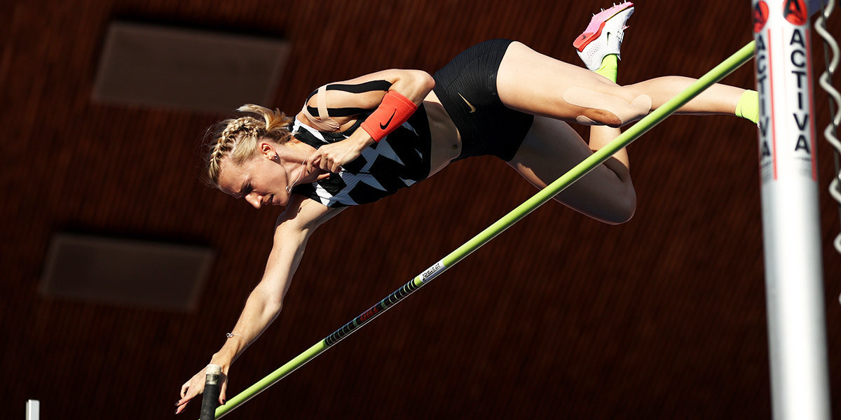 Анжелика Сидорова стала победительницей в прыжках с шестом на Спартакиаде