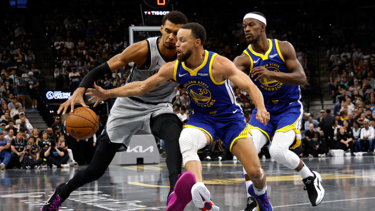 «Голден Стэйт» обыграл «Сан‑Антонио» в матче НБА, Карри набрал 49 очков