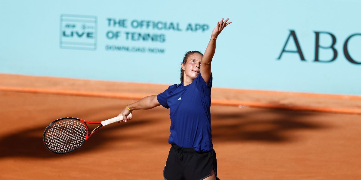 Касаткина обыграла Павлюченкову во втором круге грунтового турнира в Мадриде