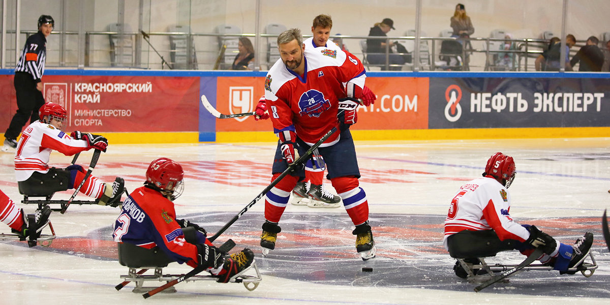 Овечкин, Семин и Дацюк поучаствовали в матче детских следж-хоккейных команд