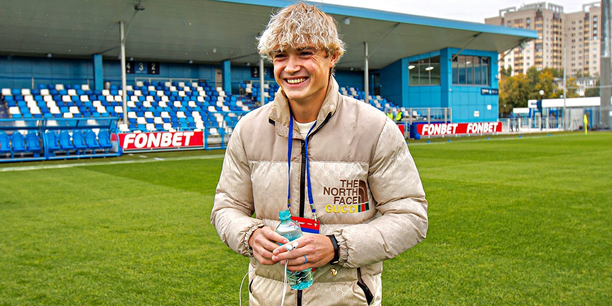 Футболист «Амкала» Прокопьев попрощался с болельщиками перед отъездом в Болгарию