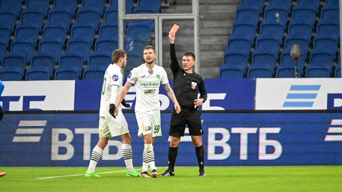 Лапочкин поддержал решение арбитра показать футболисту «Ахмата» Харину две желтые карточки в матче РПЛ с «Динамо»