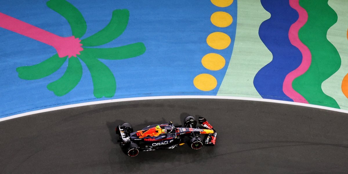 Перес выиграл Гран-при Саудовской Аравии, Ферстаппен стартовал 15-м и финишировал вторым