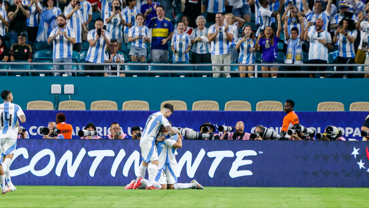 Сборная Аргентины без Месси обыграла команду Перу в матче Кубка Америки