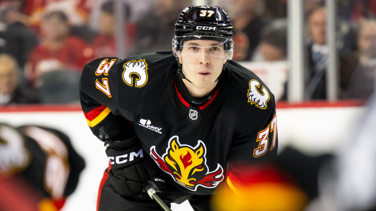 Два очка Яна Кузнецова помогли «Калгари» обыграть «Баффало» в матче НХЛ