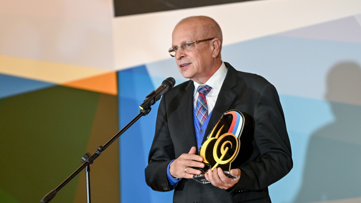 Владимир Гомельский получил премию «Народный голос спорта»