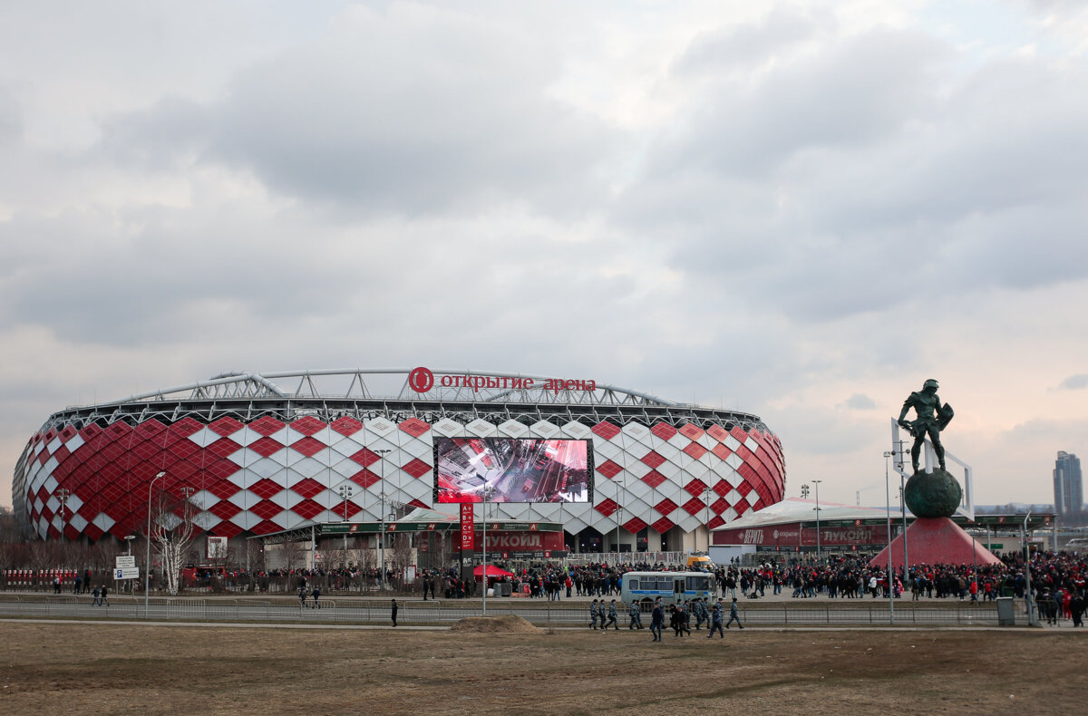 Поле стадиона «Спартака» пострадало во время концерта «Ленинграда»