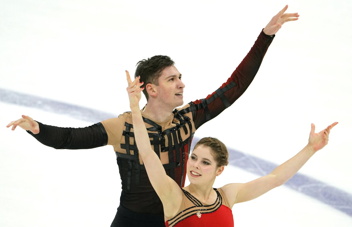 Мишина и Галлямов выиграли произвольную программу на командном чемпионате мира
