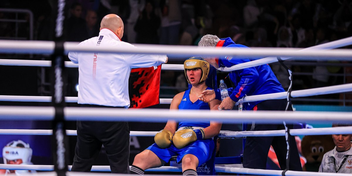 Россиянка Диана Пятак гарантировала себе бронзу ЧМ по боксу после схода соперницы